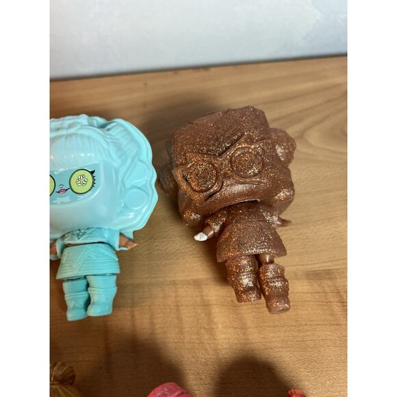 LOL OMG Surprise Mini Dolls Lot With Accessories #T864 - Picture 9 of 12